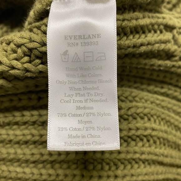 Everlane Chunky Knit V-Neck Sweater - Picture 9 of 10